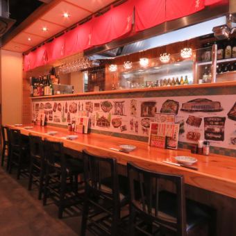 ちょい鍋、ちょい飲みおひとり様でも楽しめる、ゆったりカウンター席。