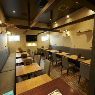 4名掛けテーブル席×4卓ご用意しています◎