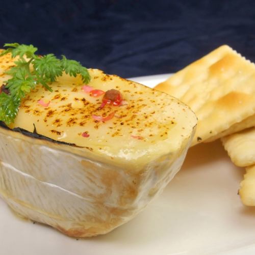 grilled camembert cheese