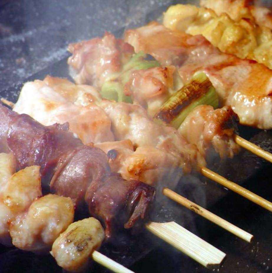 備長炭で焼いた串焼きは絶品です！神奈川県産の豚と国産鶏を使用