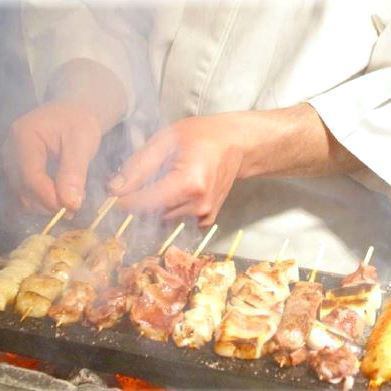 備長炭で焼き上げる串焼き