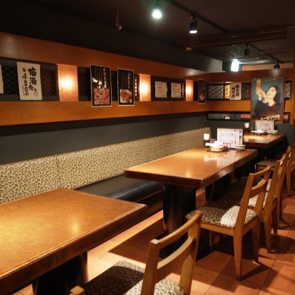 The tatami room can accommodate up to 30 people.