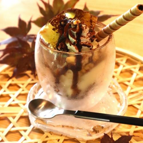 チョコレートパフェ