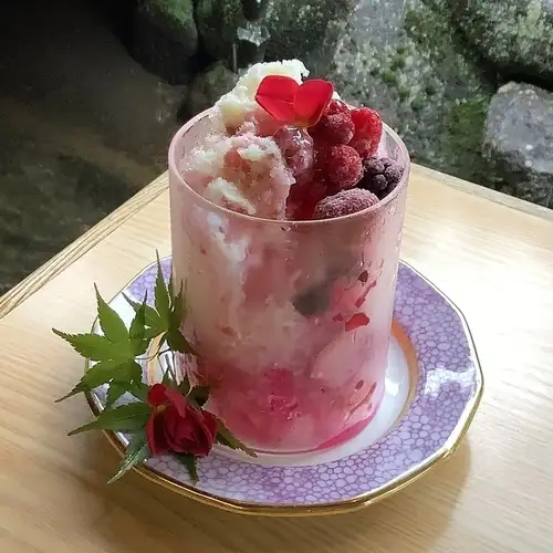 草莓刨冰