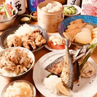 本格炭火焼が楽しめるお手軽コースお料理８品＋120分飲み放題付３５００円（税込み）