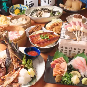 豪華炭火焼盛り合わせから自慢の七輪焼まで充実のお料理10品＋120分飲み放題付5000円（税込み）