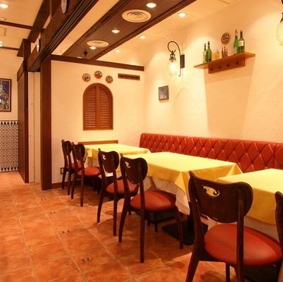 [Now accepting reservations] Banquets for 2 to 20 people are possible.In addition, for groups of 22 or more people, in addition to this restaurant, we also have the Seibu Banquet Room for various banquets.Please feel free to contact our staff for details.Enjoy authentic Spanish cuisine in a bright interior inspired by the white walls of a Spanish sake brewery!