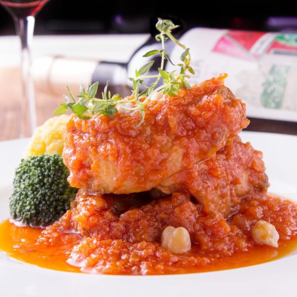 [Directly connected to Ikebukuro! Enjoy Spanish home cooking at a 40-year-old restaurant] Stewed beef tail with tomatoes