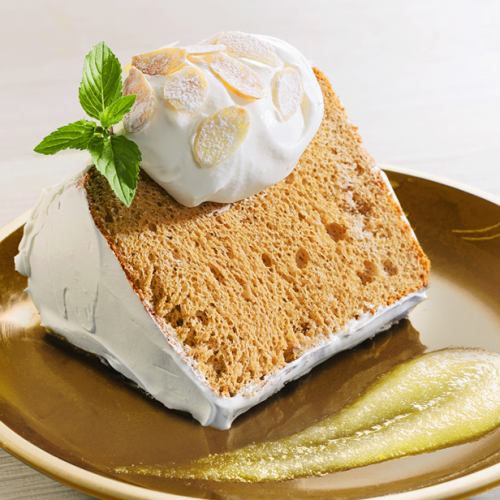 アールグレイ紅茶のシフォンケーキ 洋なしソース