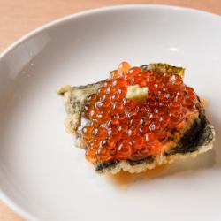 seaweed salmon roe canapes