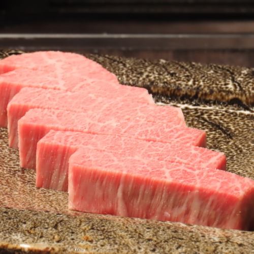 最上級の焼肉を琥珀で