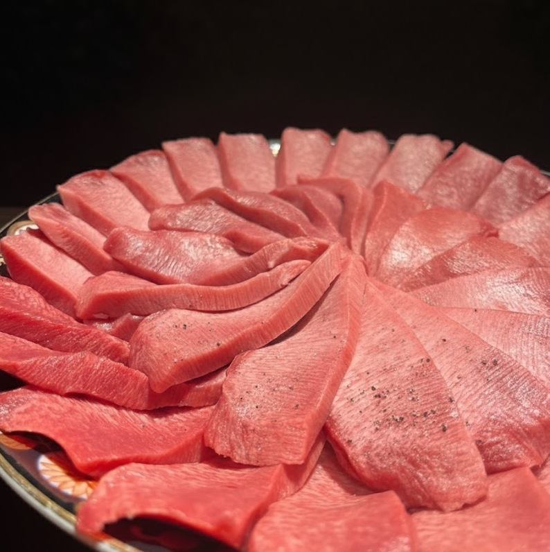 岩手県を代表する銘柄牛の美味しい部位を最高の状態でご提供。極上の焼肉を琥珀で。