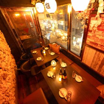 기분 좋은 일본의 향기, 섬세한 소리.모든 것이 마음을 달래주는 개인실에서 특별한 시간을.깊은 휴식 시간을.
