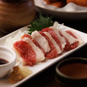 馬刺しの盛り合わせ