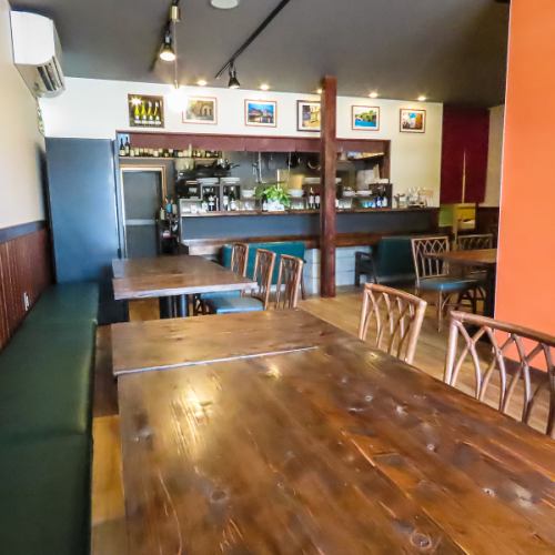 お洒落で落ち着いた店内