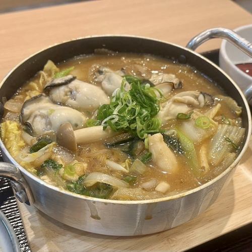 Hiroshima large oyster miso hotpot