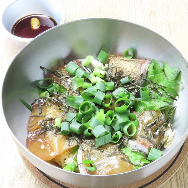 鮮魚店直送！大浦鮮魚店の漬け丼(カンパチ、鯛)