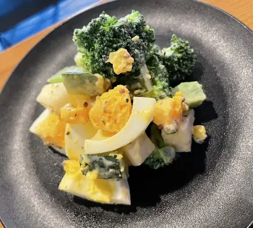 NEW 卵の日替わり野菜のサラダ