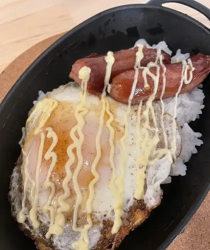 NEW!!目玉焼きウインナー丼