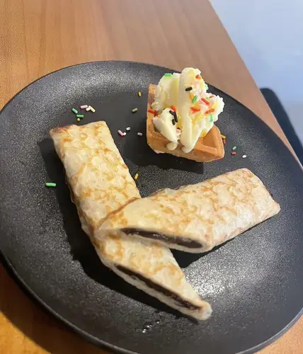 チョコクレープアイス添え