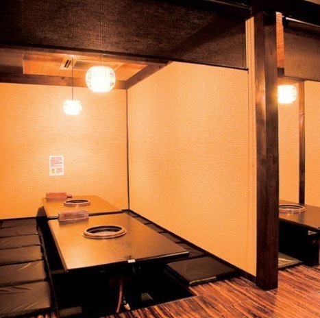 [Completely equipped with many private rooms!] Enjoy yakiniku slowly in a luxurious room ☆ The interior atmosphere is also luxurious, and seats that can be used for various occasions such as dates, anniversary celebrations, entertainment, girls-only gatherings It has become.In addition, since each seat has a partition, you can prevent droplet infection of other customers, so please enjoy your meal with confidence ☆