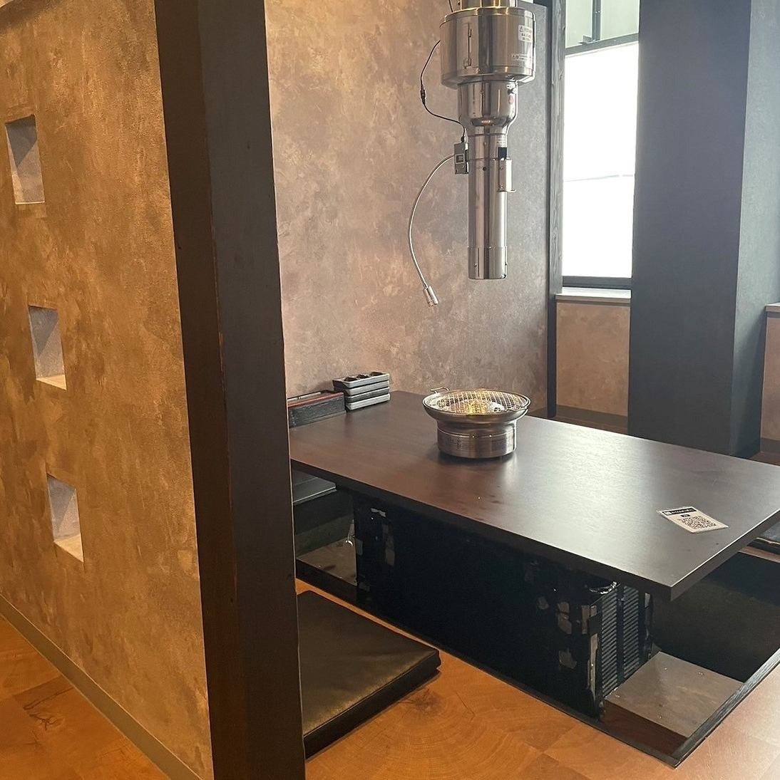 個室は掘りごたつのゆったりとしたお席となっております◎