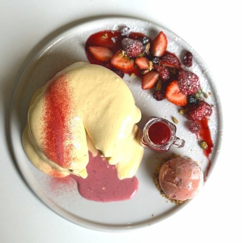 【期間限定/数量限定】メルティーストロベリー&チーズパンケーキ