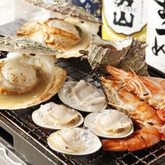 【昼宴会限定】帆立や海老の浜焼きが付いた炙り浜焼き海鮮コース2h飲放付2,980円