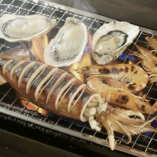 【浜焼きコース】網焼きで海鮮楽しむ《2.5h飲放題付き→平日は3h飲み放題！》牡蠣・海老・烏賊など満載♪