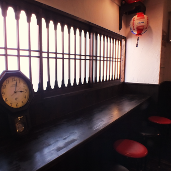 Counter seats are also available for only one person ♪