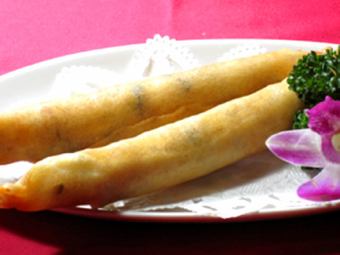 Seafood stick spring rolls (2 pieces)