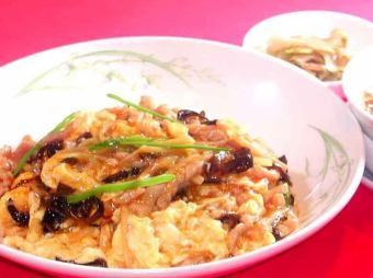 Stir-fried rice with wood ear and pork egg