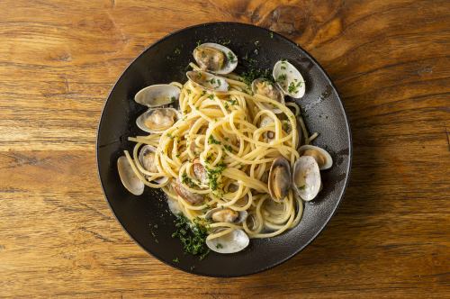 Vongole (Bianco or Rosso)