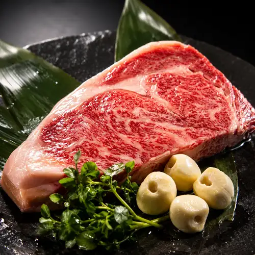 地元中島牧場の牛肉使用!直売所も毎日営業中!