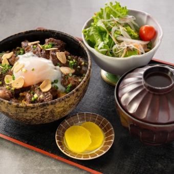 Beef skirt steak bowl (topped with warm egg) [3 items in total] ⇒ 1,630 yen