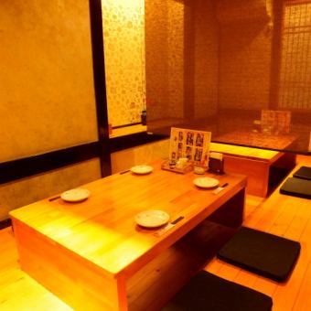 Lower the blinds in a semi-private room style ♪ You can relax relaxedly digging kotatsu seat!