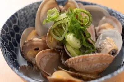Steamed clam with sake