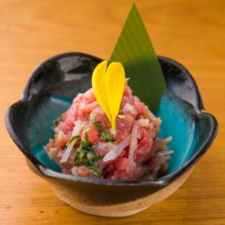 Tuna with plum crystals