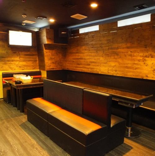 The largest venue in the area, accommodating up to 400 people! You can also use a projector, large screen, microphone, and DJ booth. Please feel free to contact us regarding the number of people, budget, date and time of use, etc. Shinjuku Private Party Space ARISA ~Party Space Arisa~