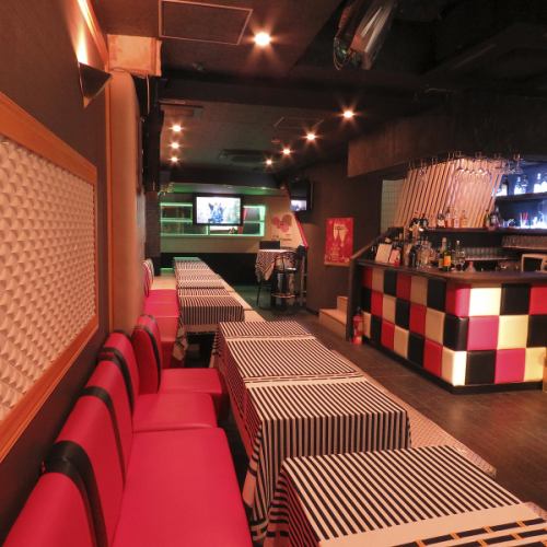 We can accommodate up to 400 people, making us one of the largest venues in the area! We also provide a projector, large screen, microphone, and DJ booth. Please feel free to contact us regarding the number of people, budget, date and time of use, etc. Shinjuku Private Party Space NOMORIZ ~Party Space NOMORIZ~