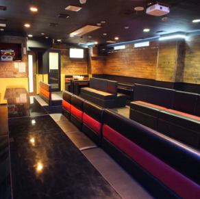 We can accommodate up to 400 people, making us one of the largest venues in the area! We also provide a projector, large screen, microphone, and DJ booth. Please feel free to contact us regarding the number of people, budget, date and time of use, etc. Shinjuku Private Party Space NOMORIZ ~Party Space NOMORIZ~