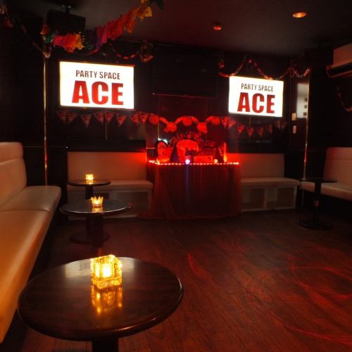 We can accommodate up to 400 people, making us one of the largest venues in the area! We also provide a projector, large screen, microphone, and DJ booth. Please feel free to contact us regarding the number of people, budget, date and time of use, etc. Shinjuku Private Party Space NOMORIZ ~Party Space NOMORIZ~