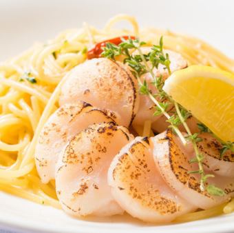 Calabrian pepper aglio olio with grilled scallops