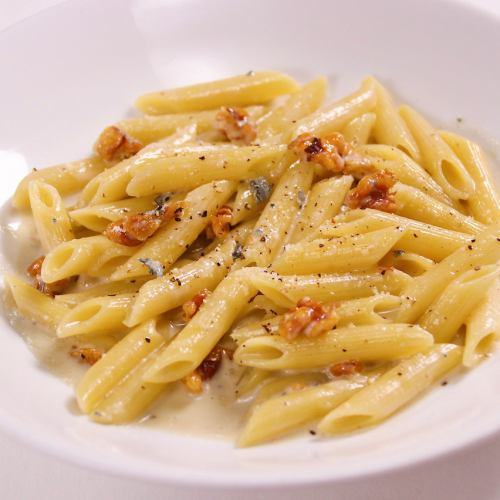 Gorgonzola cheese and walnut cream penne