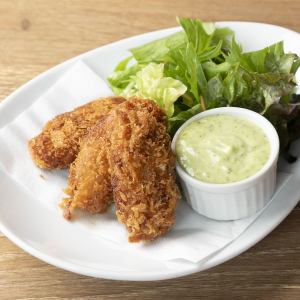 Fried Setouchi oysters with basil sauce