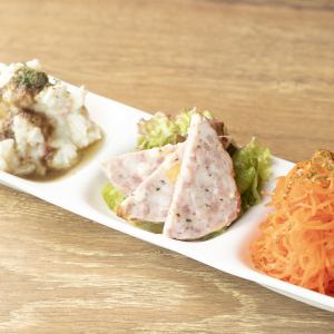 Assorted appetizers (3 types)