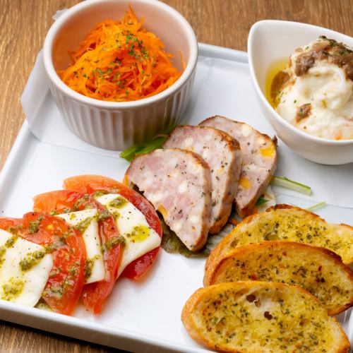 Assortment of 5 appetizers