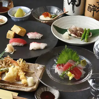 【2h飲み放題付】梅コース|旬の鮮魚とお酒を存分に味わう