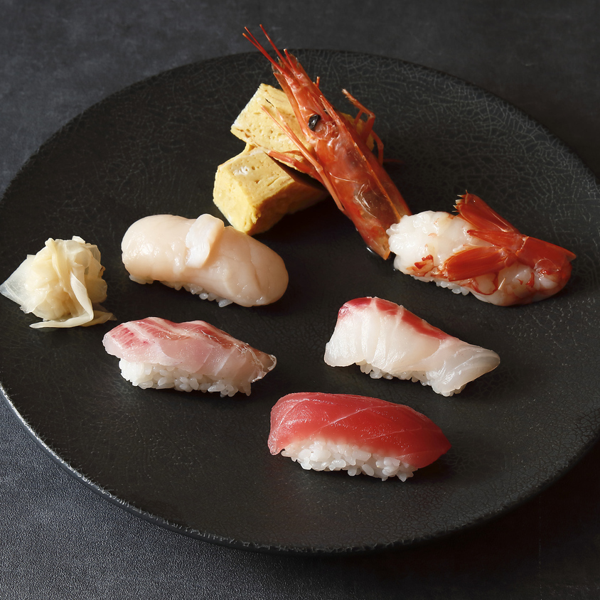 産地直送鮮魚の数々、お刺身やお寿司！旬のお魚を堪能