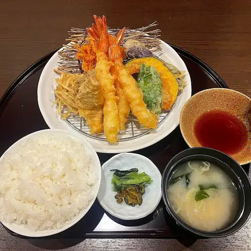 海老天定食~エビ3本・白身魚・やさい5種~